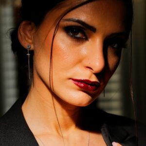 orecchini lancia donna indossati