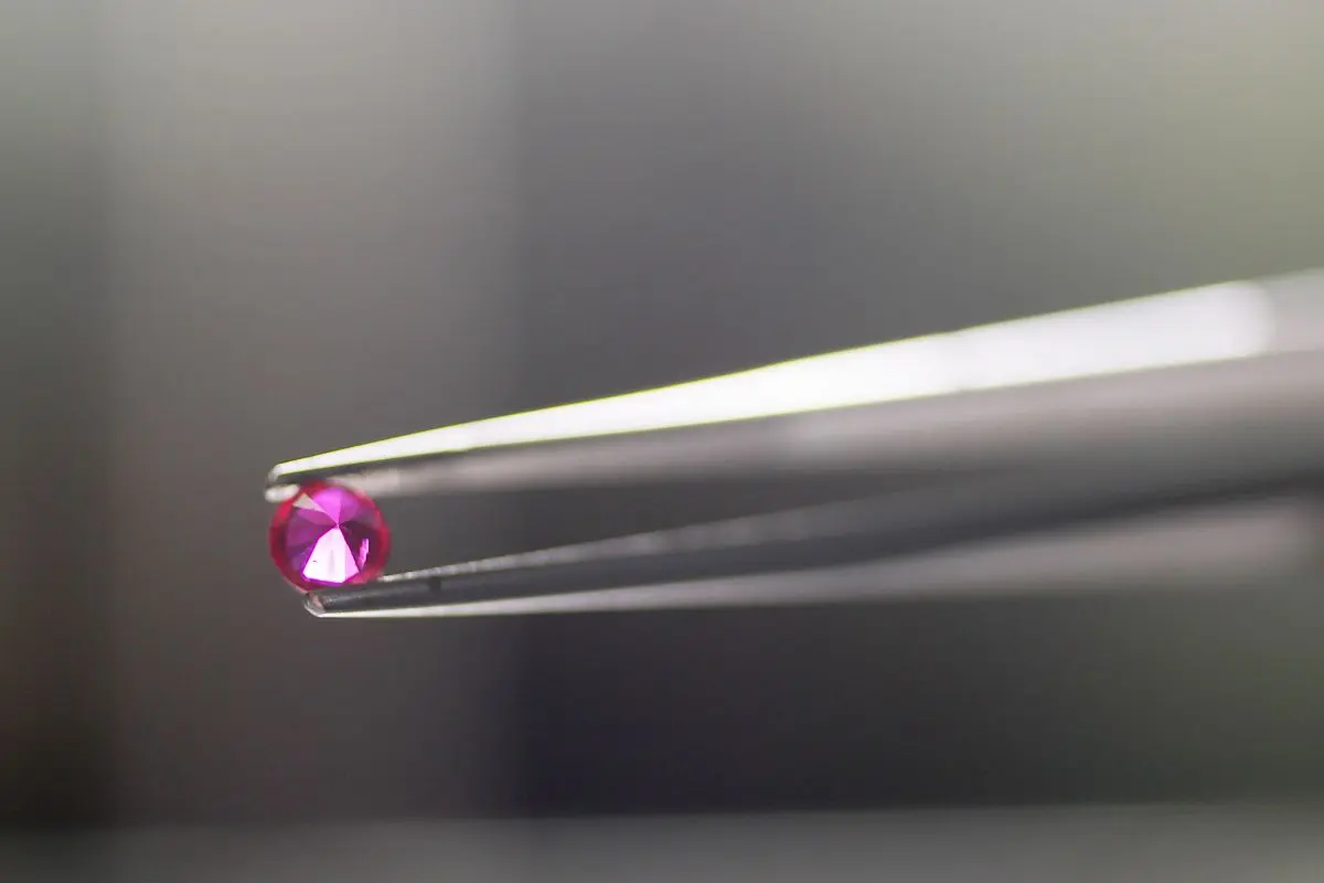 Pietre preziose per creazione in argento