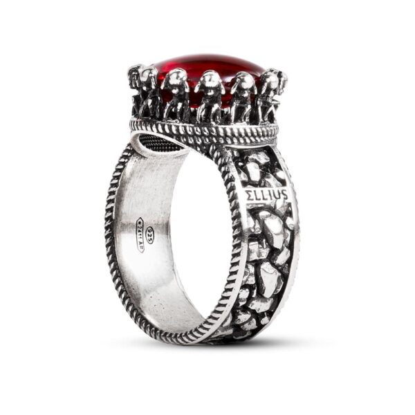 Anello Atlante Mitologia con pietra rossa in argento per uomo